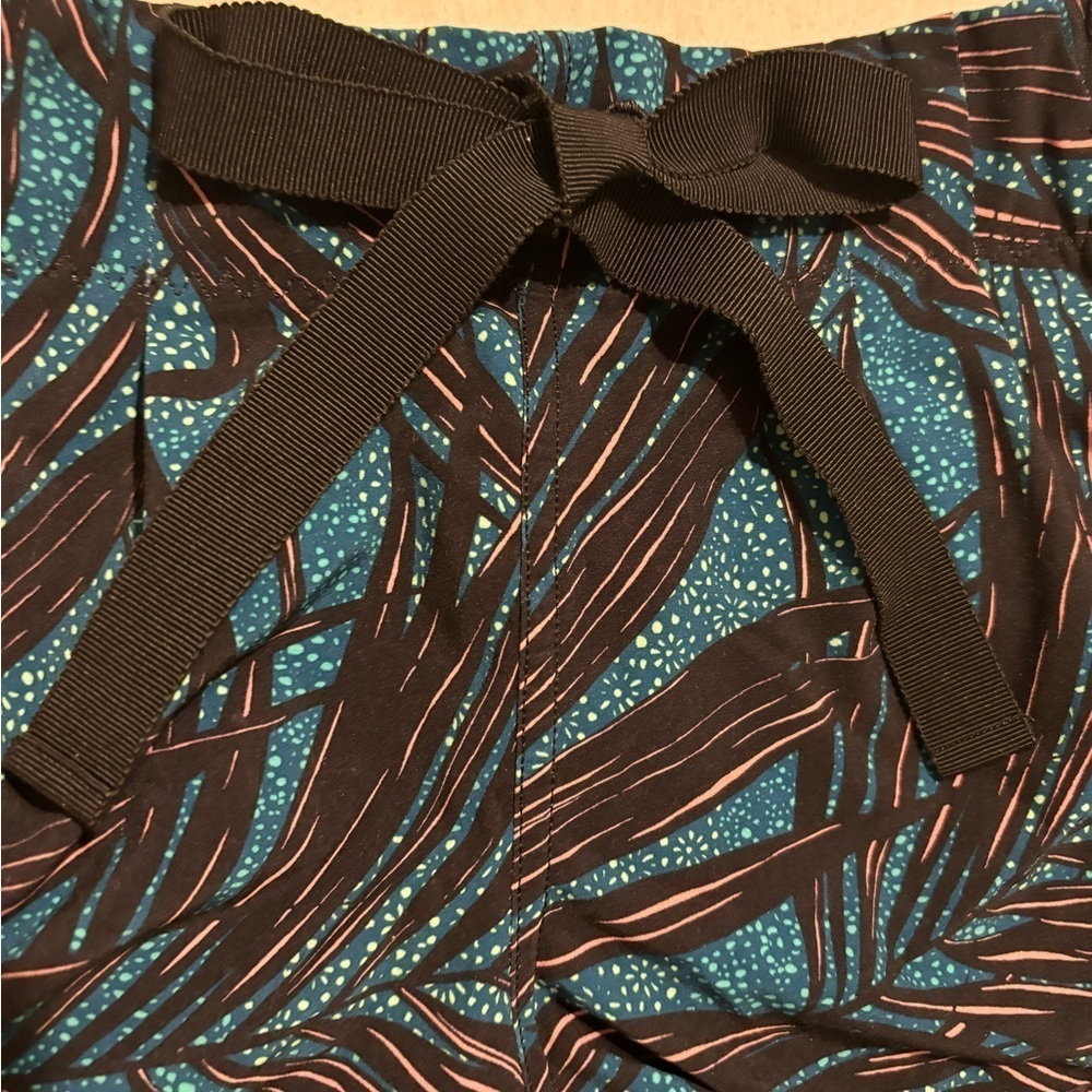 Lululemon paper page shorts size 6 palm leaf print - Picture 3 of 6